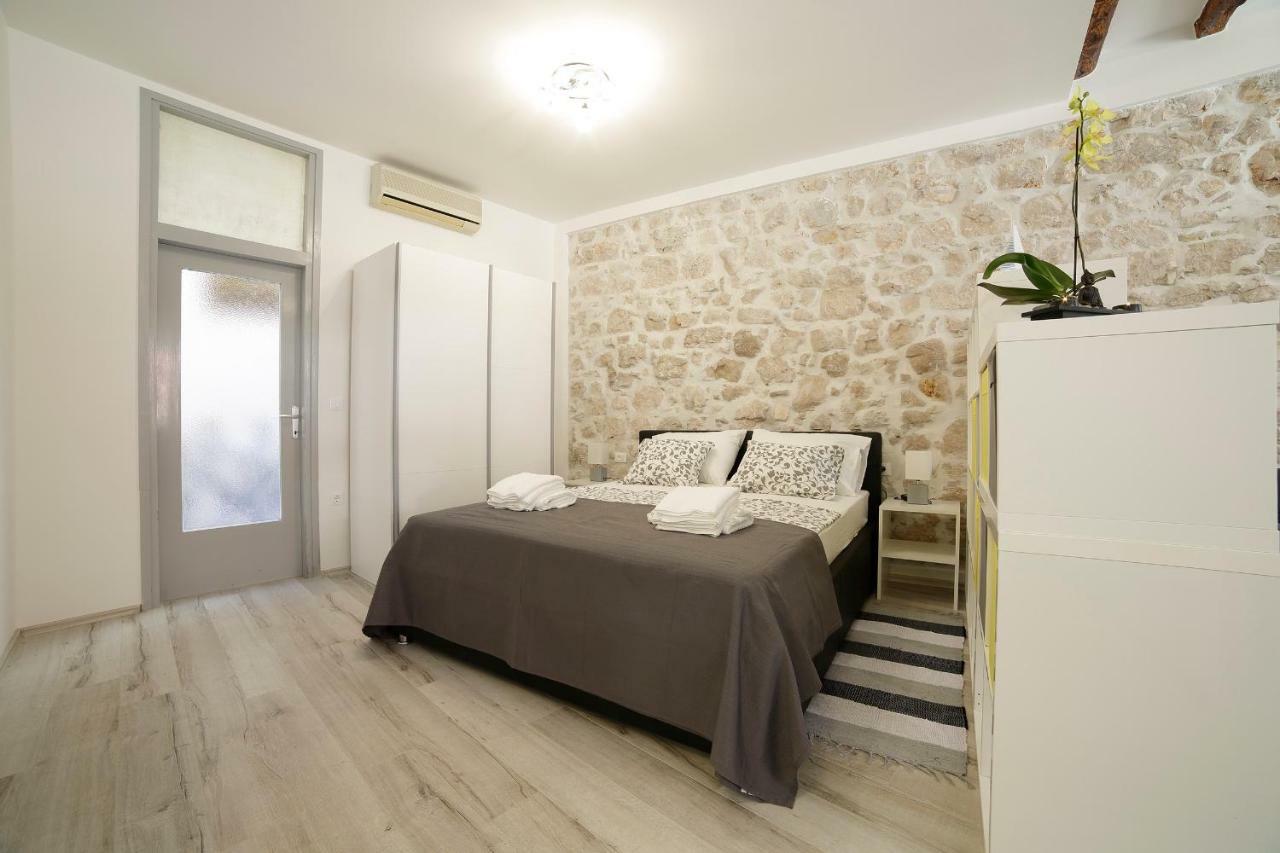 Zen Studio In Center Of Ровинь Экстерьер фото